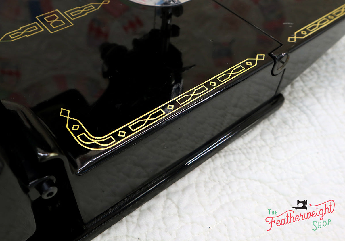 Singer Featherweight 221 Sewing Machine, RED "S" ES242***