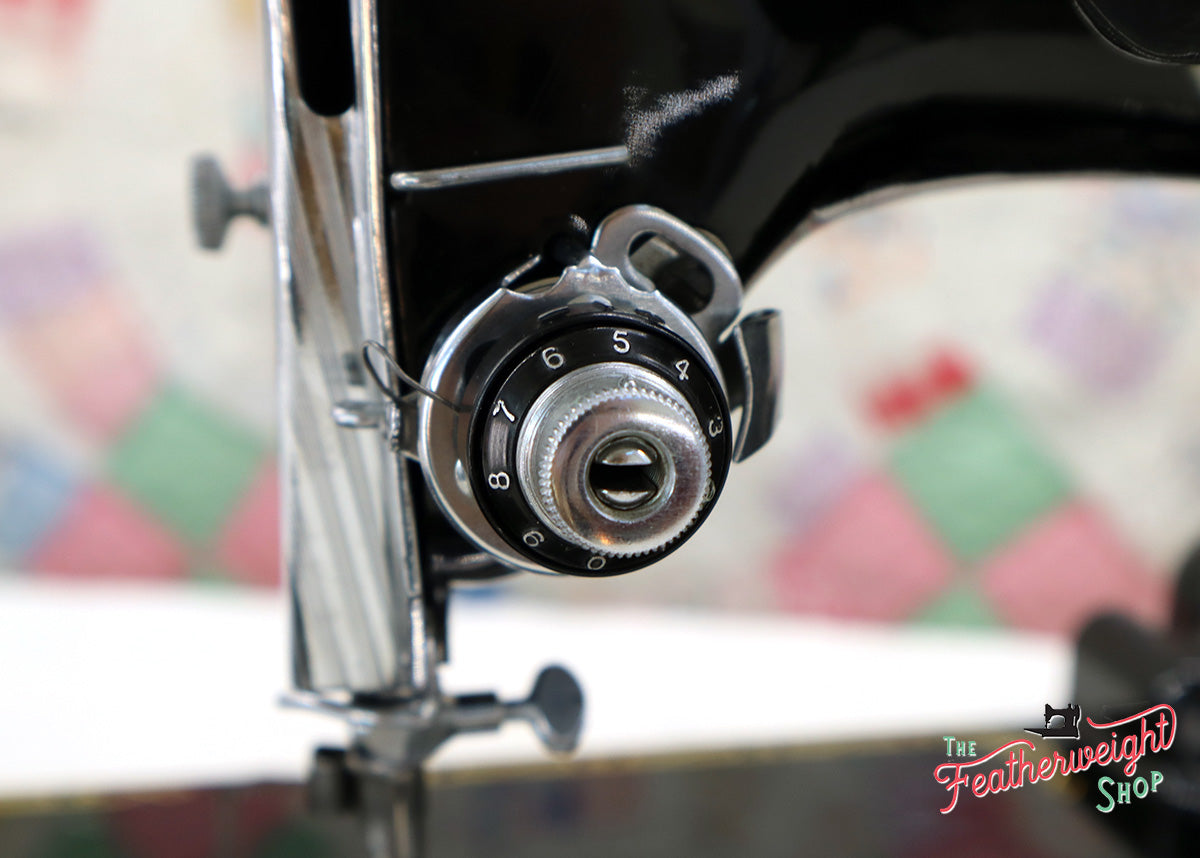 Singer Featherweight 221 Sewing Machine, RED "S" ES242***