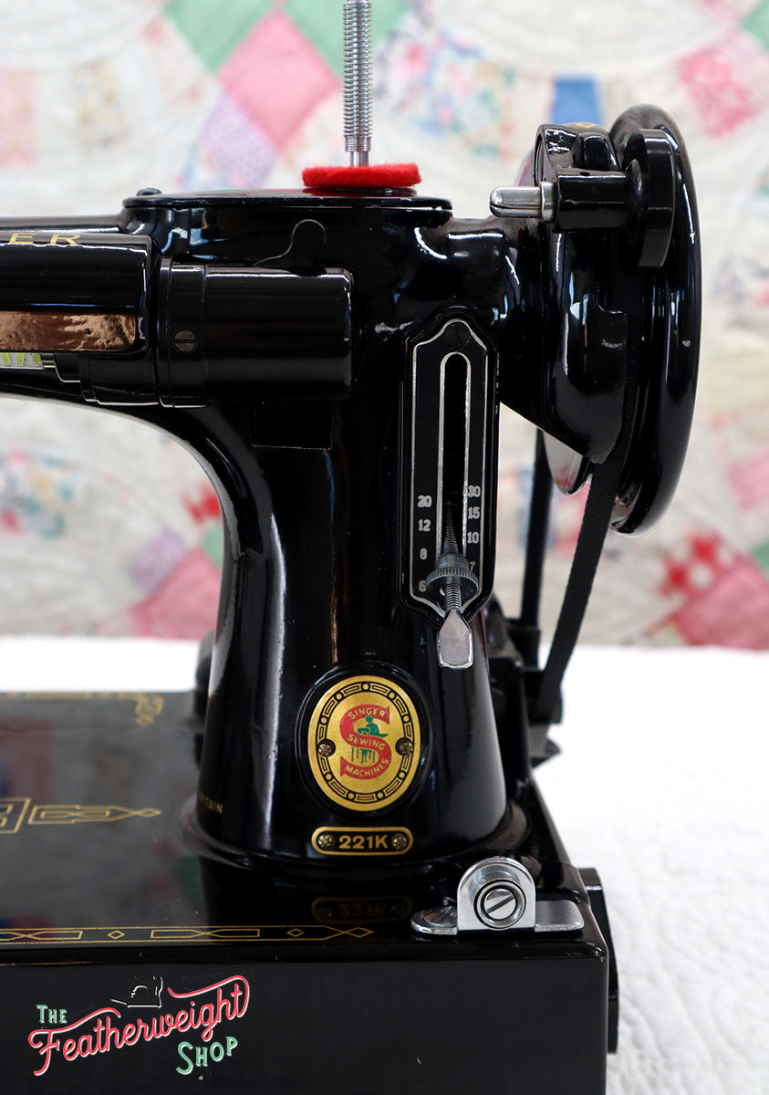 Singer Featherweight 221 Sewing Machine, RED "S" ES242***