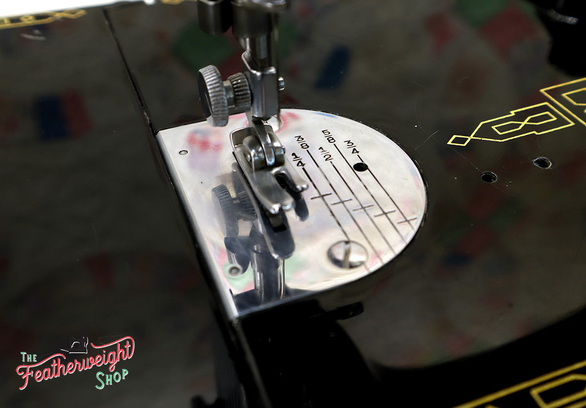 Singer Featherweight 221 Sewing Machine, RED "S" ES242***