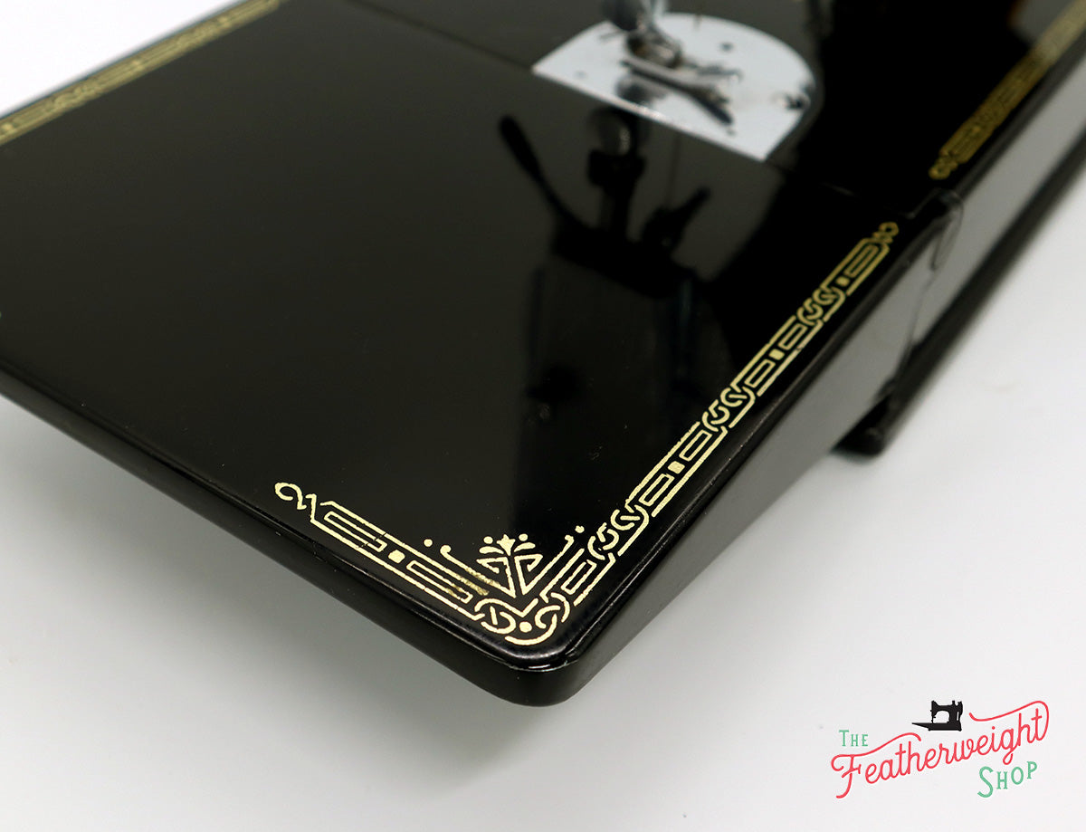 Singer Featherweight 221 Sewing Machine, AH981***