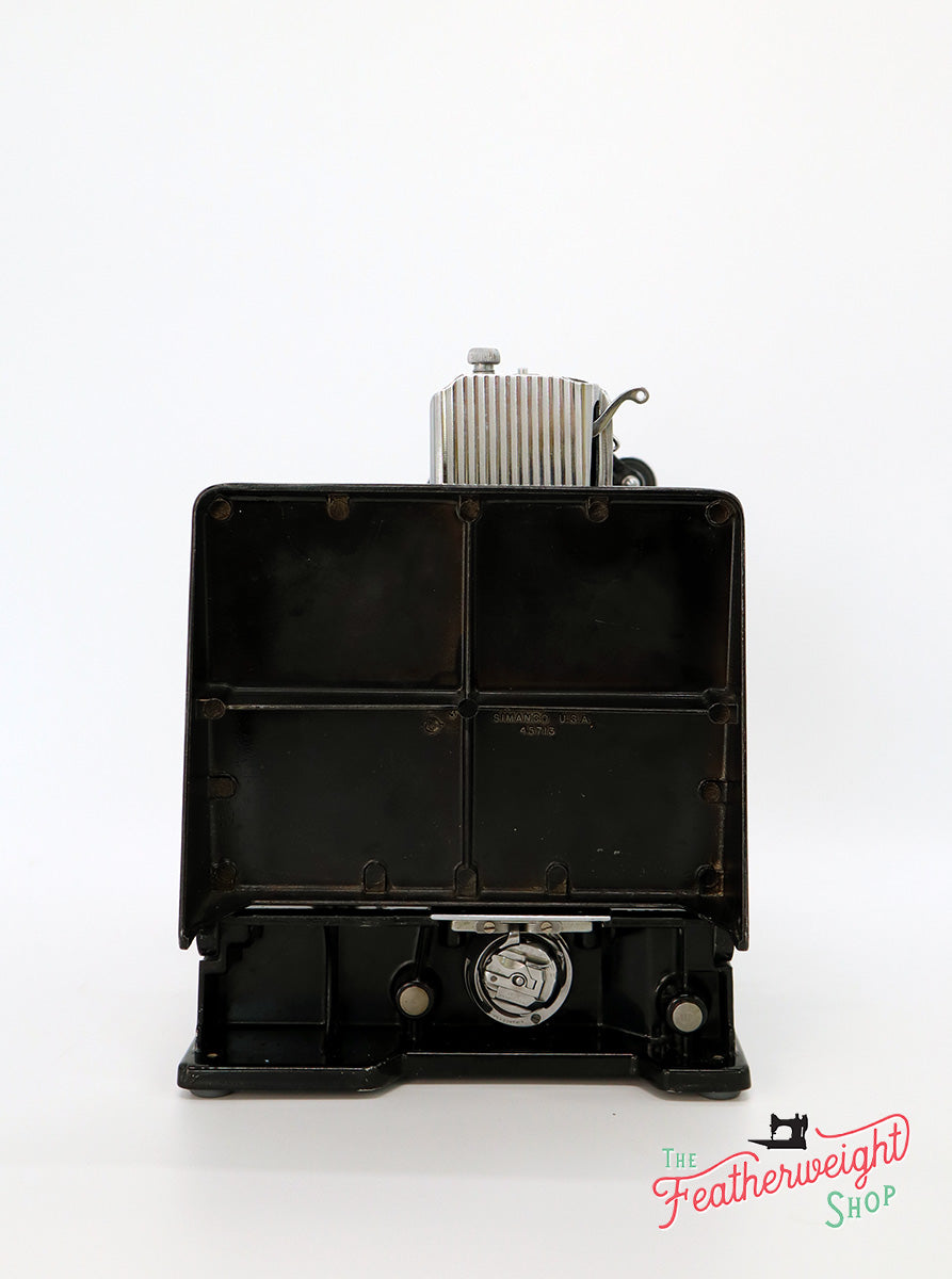 Singer Featherweight 221 Sewing Machine, AH981***