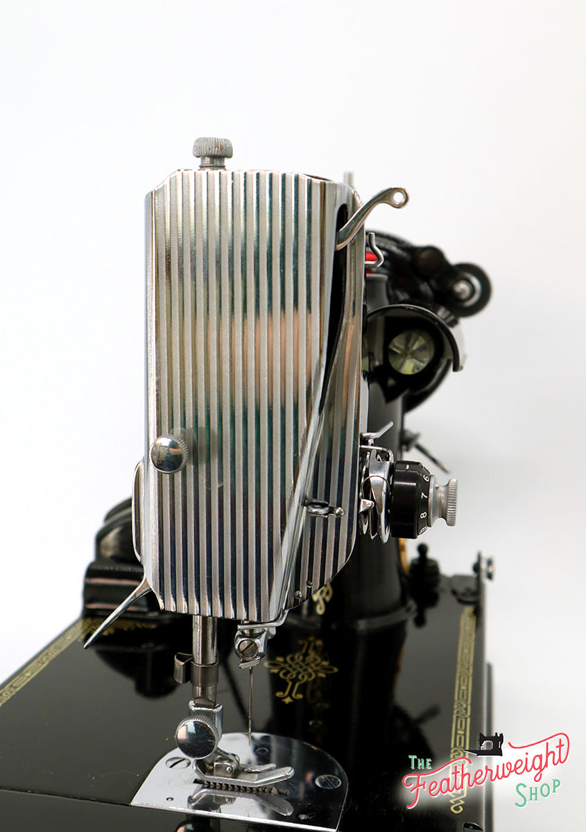 Singer Featherweight 221 Sewing Machine, AH981***