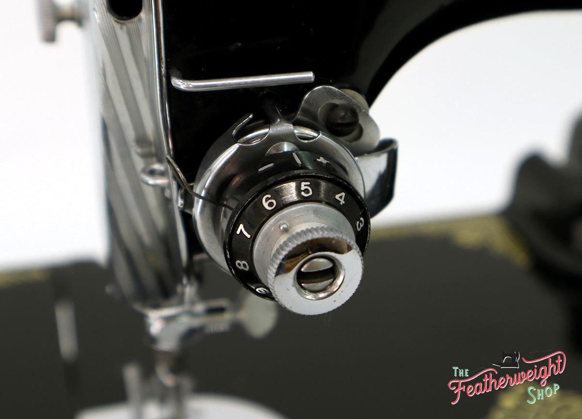 Singer Featherweight 221 Sewing Machine, AH981***