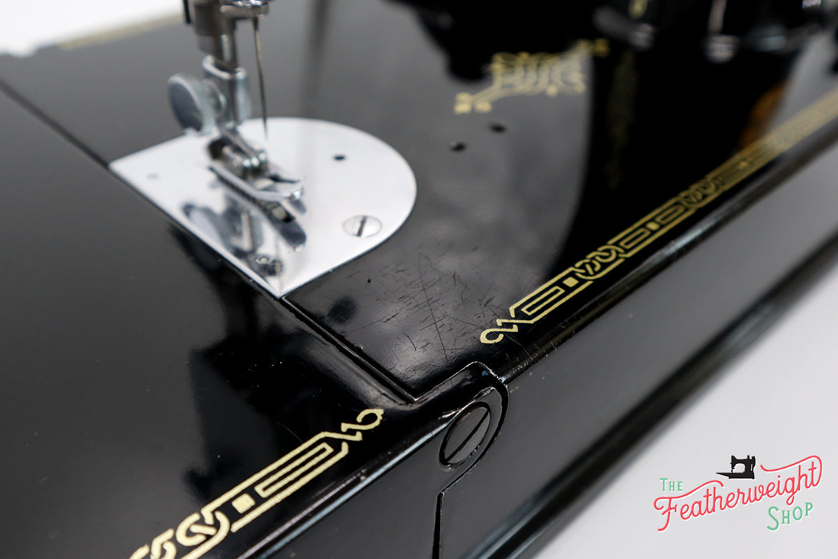Singer Featherweight 221 Sewing Machine, AH981***