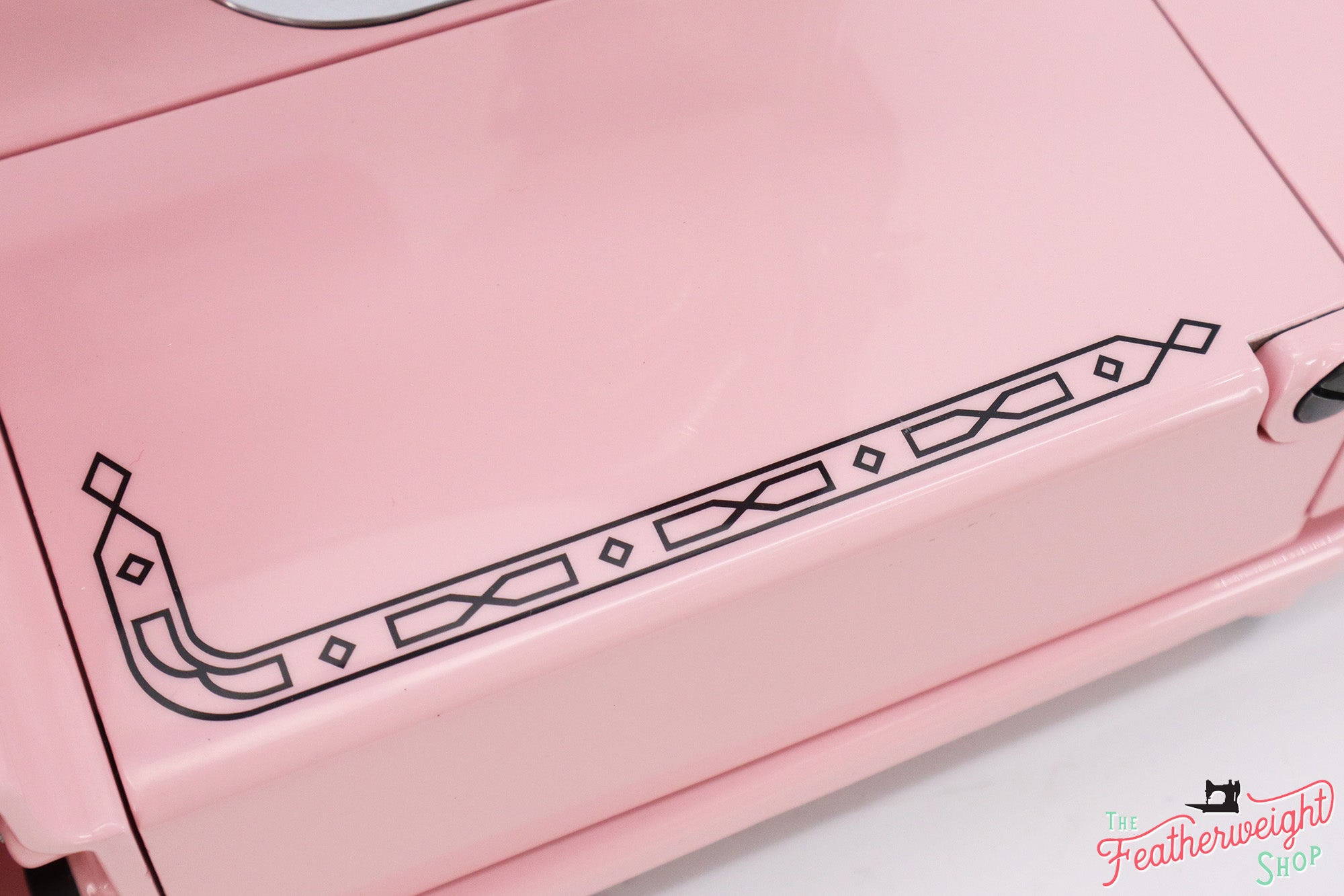 Singer Featherweight 222K Sewing Machine EM6039** - Fully Restored in Poodle Skirt Pink