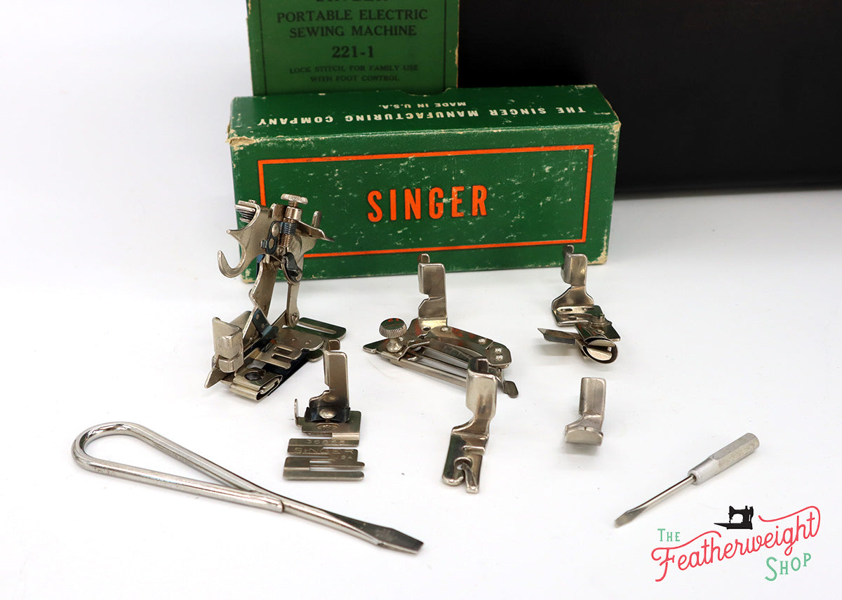 Singer Featherweight 221 Sewing Machine, AJ204***