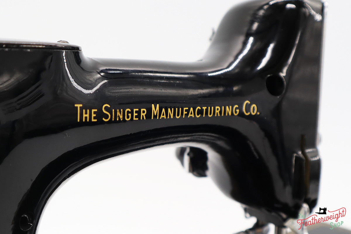 Singer Featherweight 221 Sewing Machine, AM699***