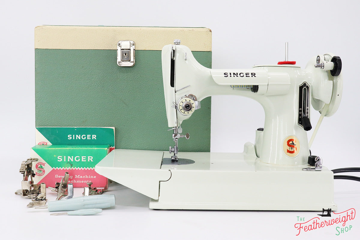 Singer Featherweight 221K Sewing Machine, WHITE EV991**