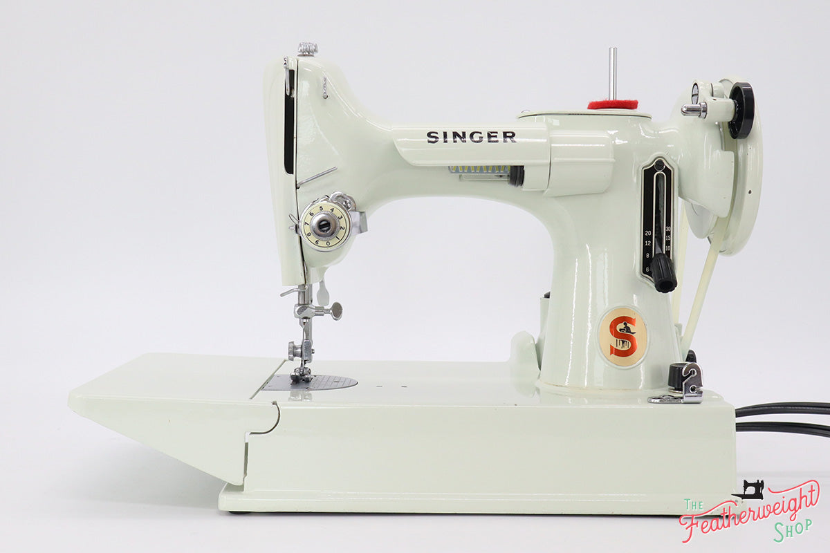 Singer Featherweight 221K Sewing Machine, WHITE EV991**