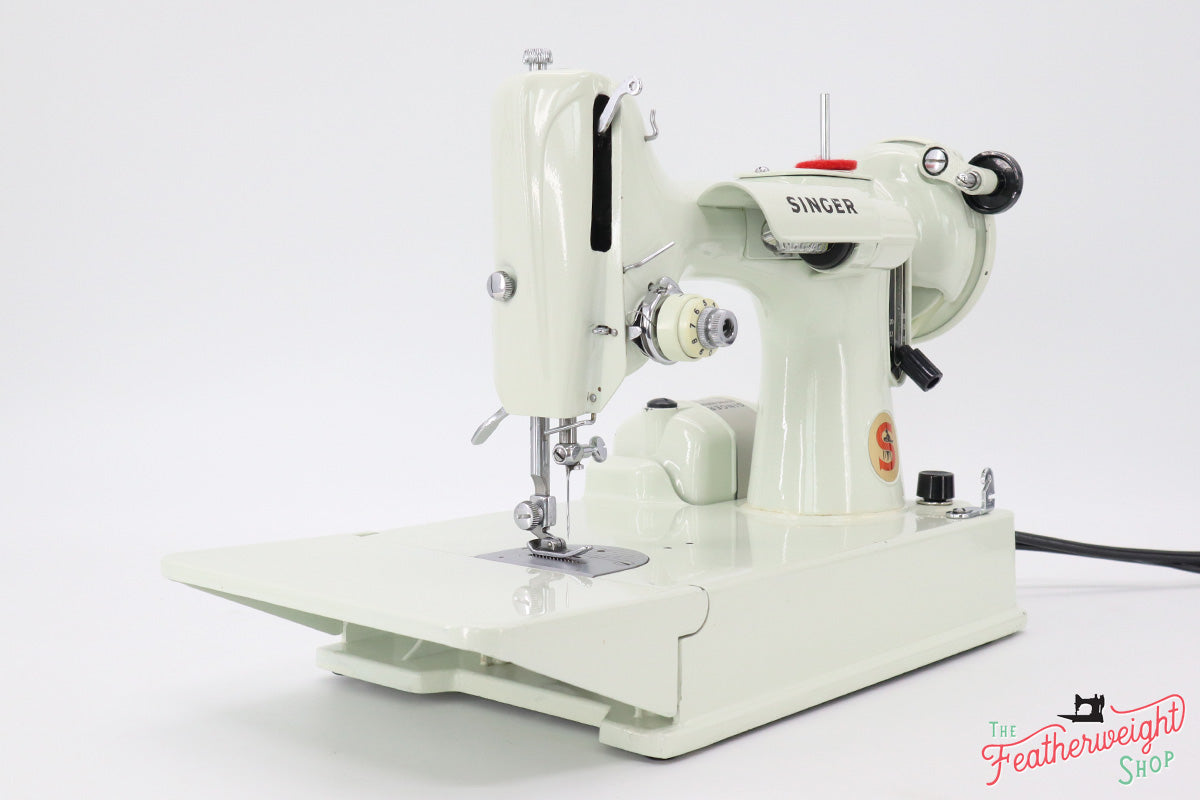 Singer Featherweight 221K Sewing Machine, WHITE EV991**