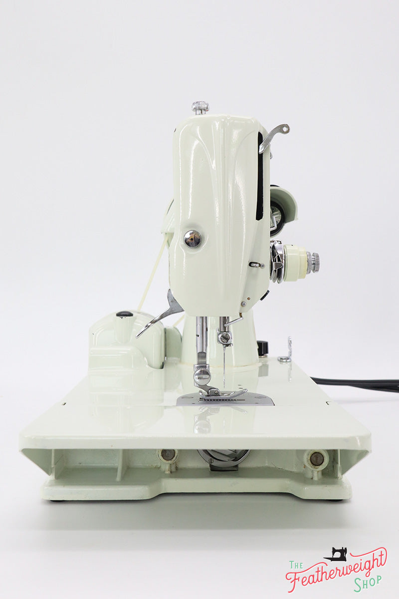 Singer Featherweight 221K Sewing Machine, WHITE EV991**