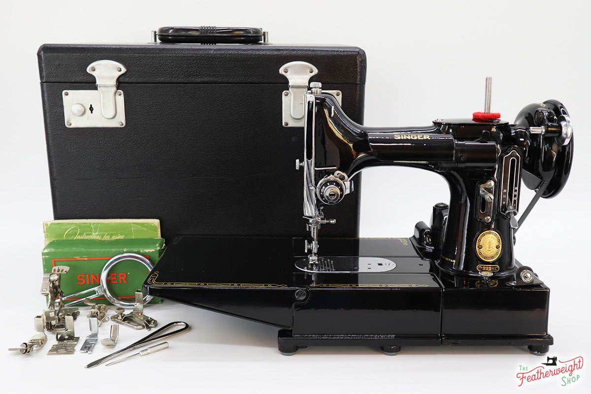 Singer Featherweight 222K Sewing Machine EJ910***