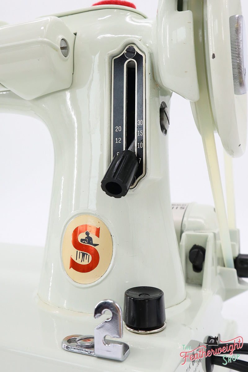 Singer Featherweight 221K Sewing Machine, WHITE EV991**