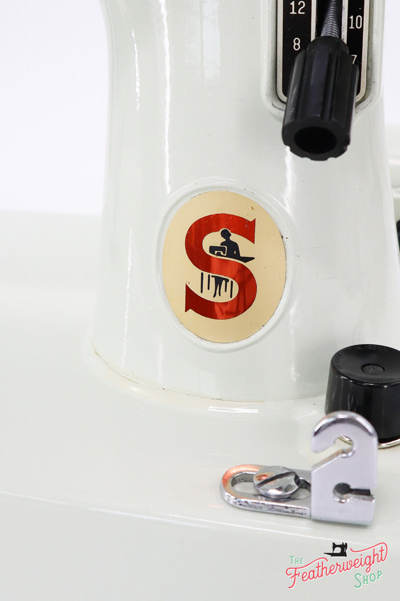 Singer Featherweight 221K Sewing Machine, WHITE EV991**