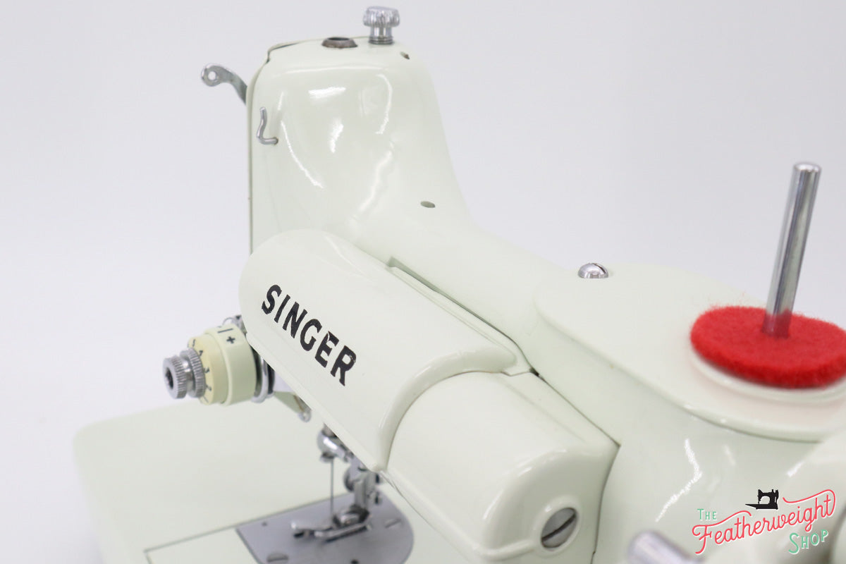 Singer Featherweight 221K Sewing Machine, WHITE EV991**