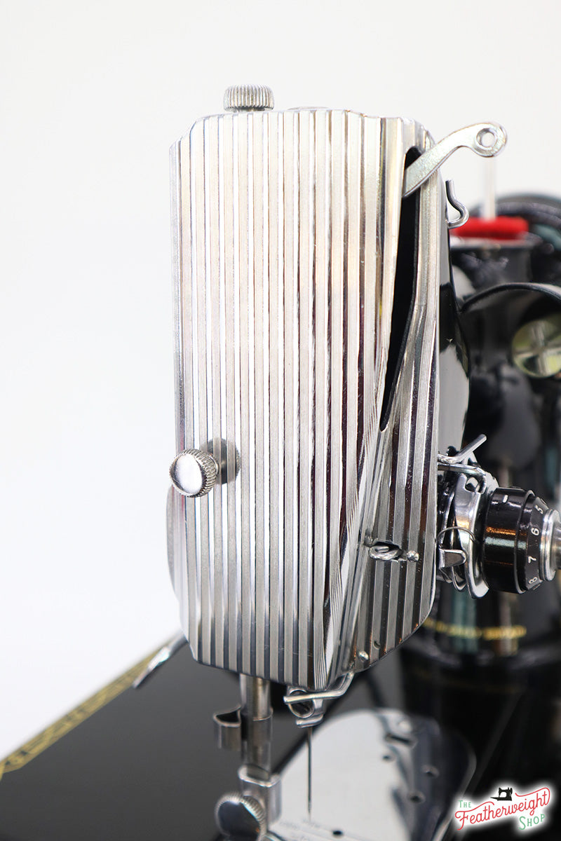 Singer Featherweight 222K Sewing Machine EJ910***