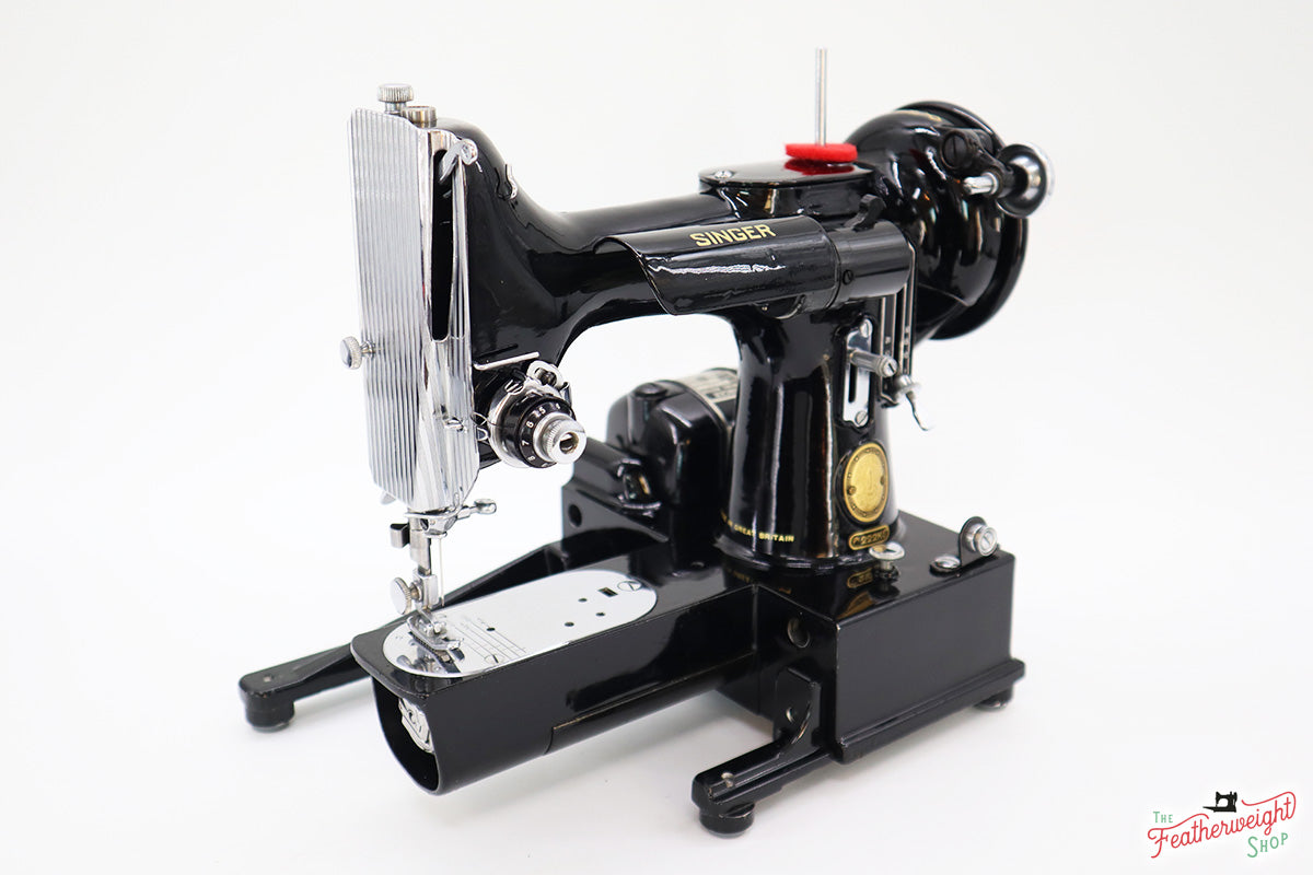 Singer Featherweight 222K Sewing Machine EJ910***