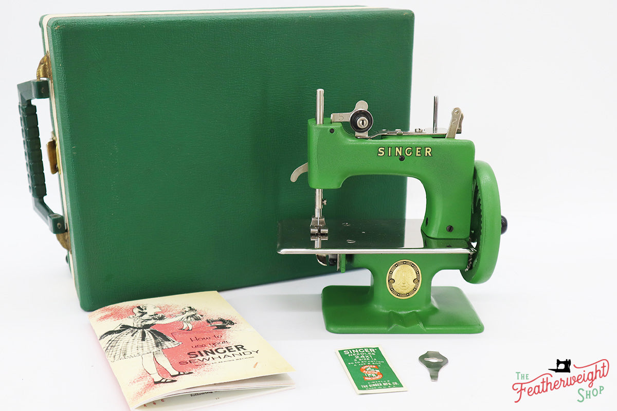 Singer Sewhandy Model 20 - Fully Restored in 'Peter Pan Green'
