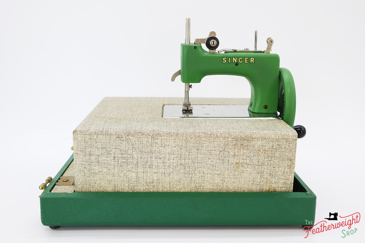 Singer Sewhandy Model 20 - Fully Restored in 'Peter Pan Green'