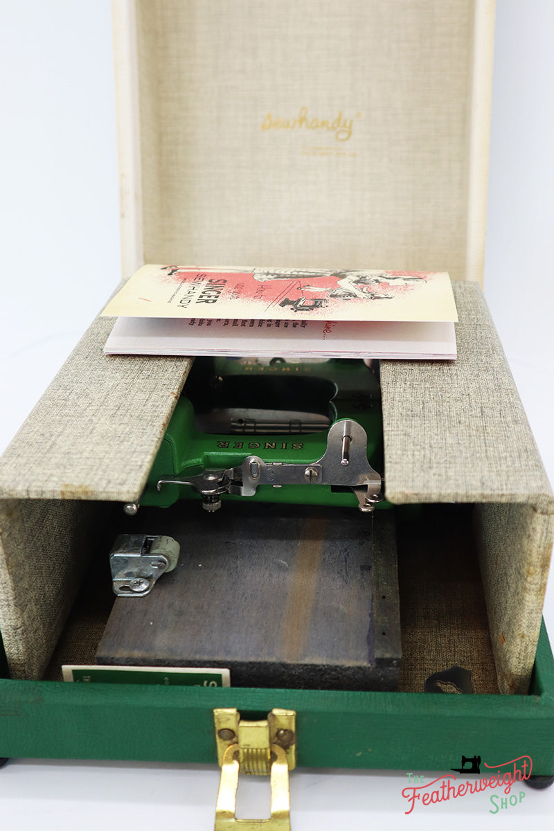 Singer Sewhandy Model 20 - Fully Restored in 'Peter Pan Green'