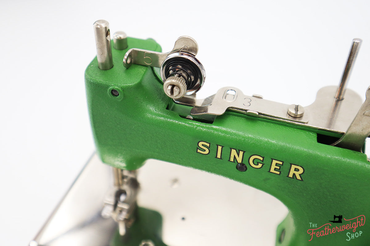 Singer Sewhandy Model 20 - Fully Restored in 'Peter Pan Green'