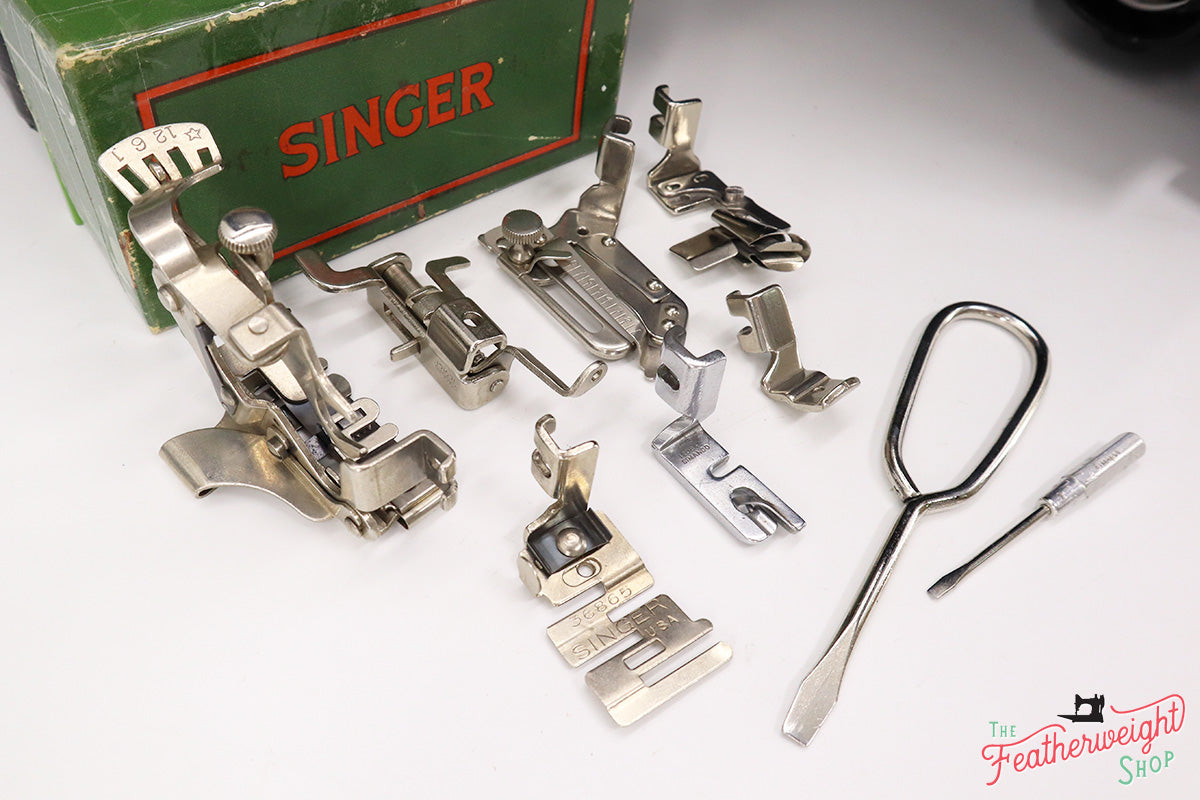 Singer Featherweight 222K 1957 - EM605***