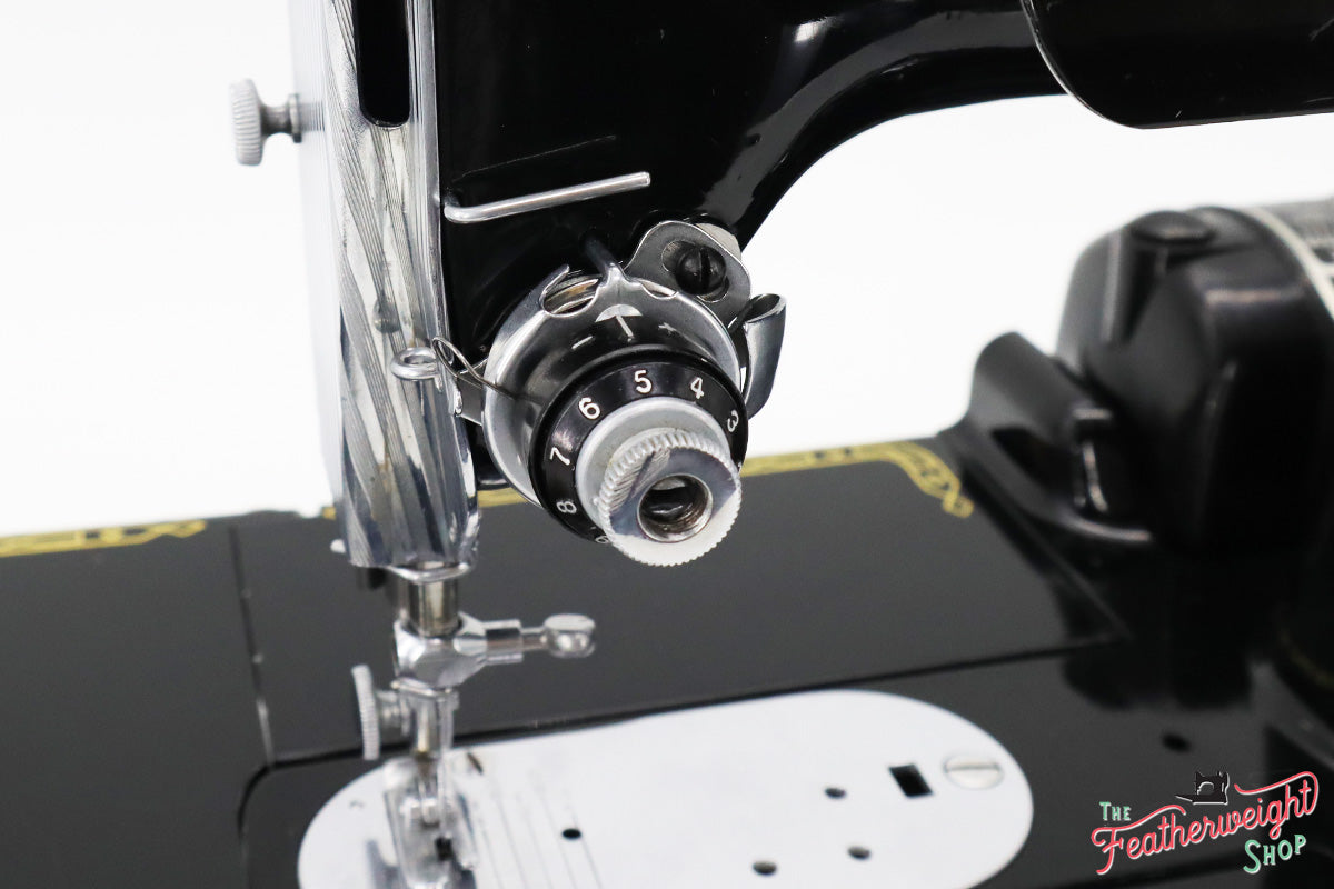 Singer Featherweight 222K 1957 - EM605***