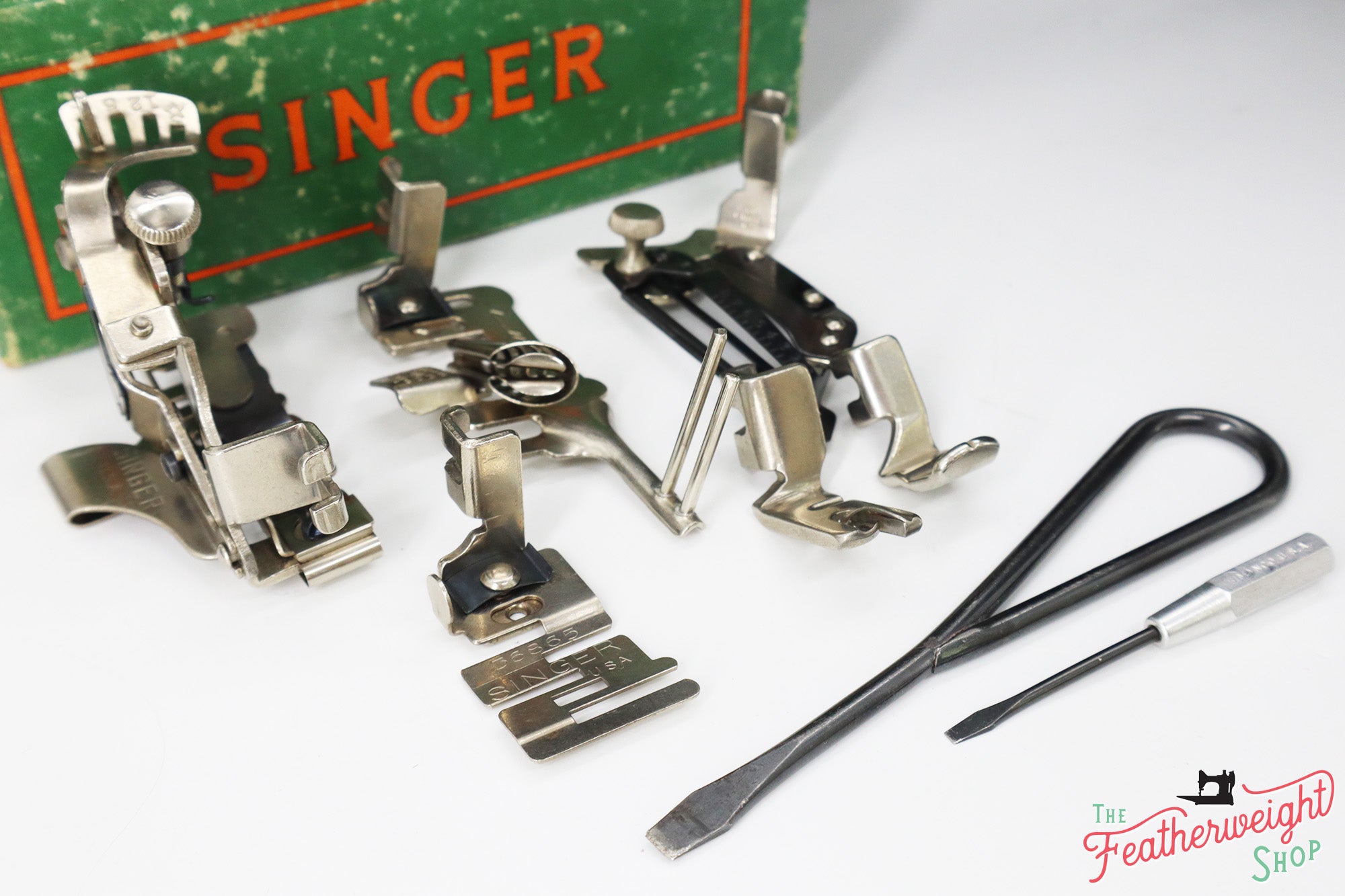 Singer Featherweight 221 Sewing Machine, AM777***