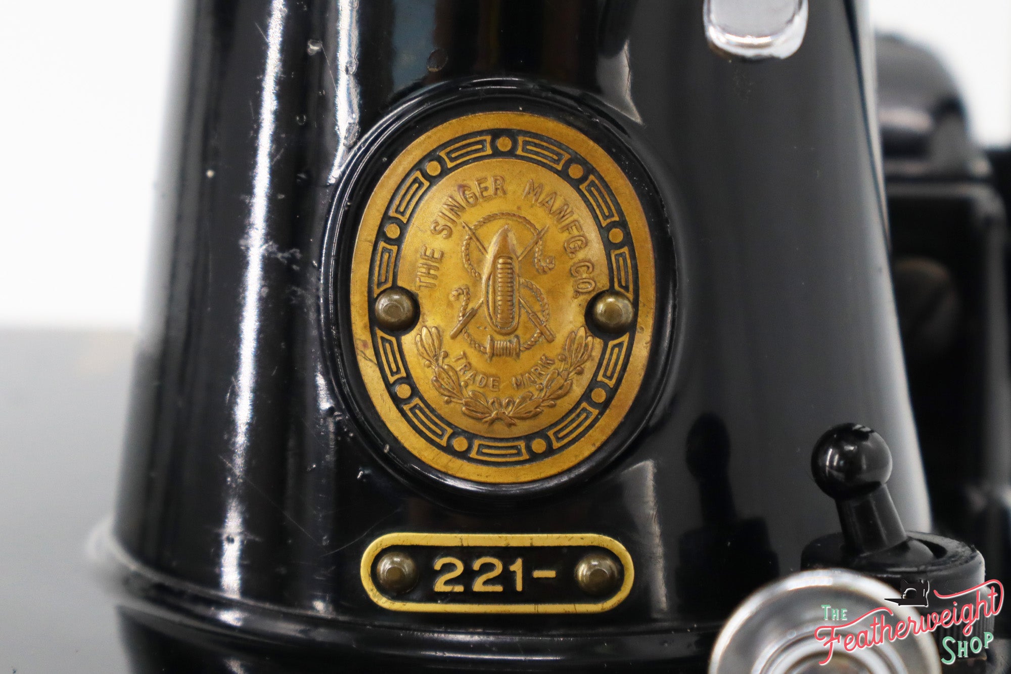 Singer Featherweight 221 Sewing Machine, AM777***