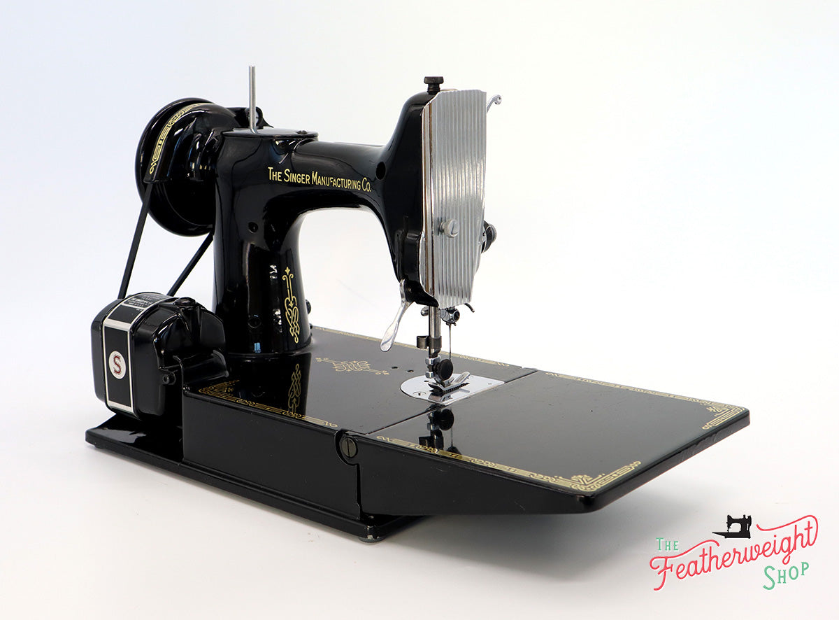Singer Featherweight 221 Sewing Machine, Centennial: AK579***