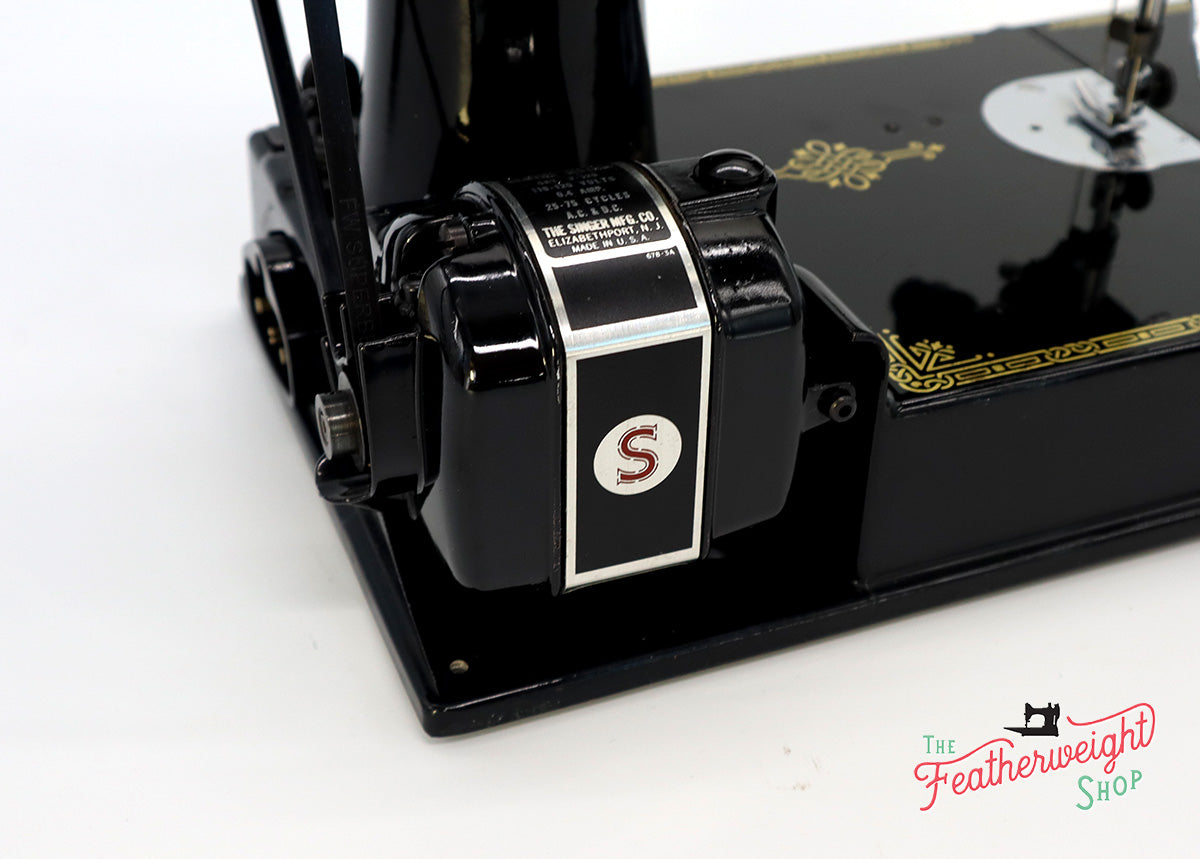 Singer Featherweight 221 Sewing Machine, Centennial: AK579***