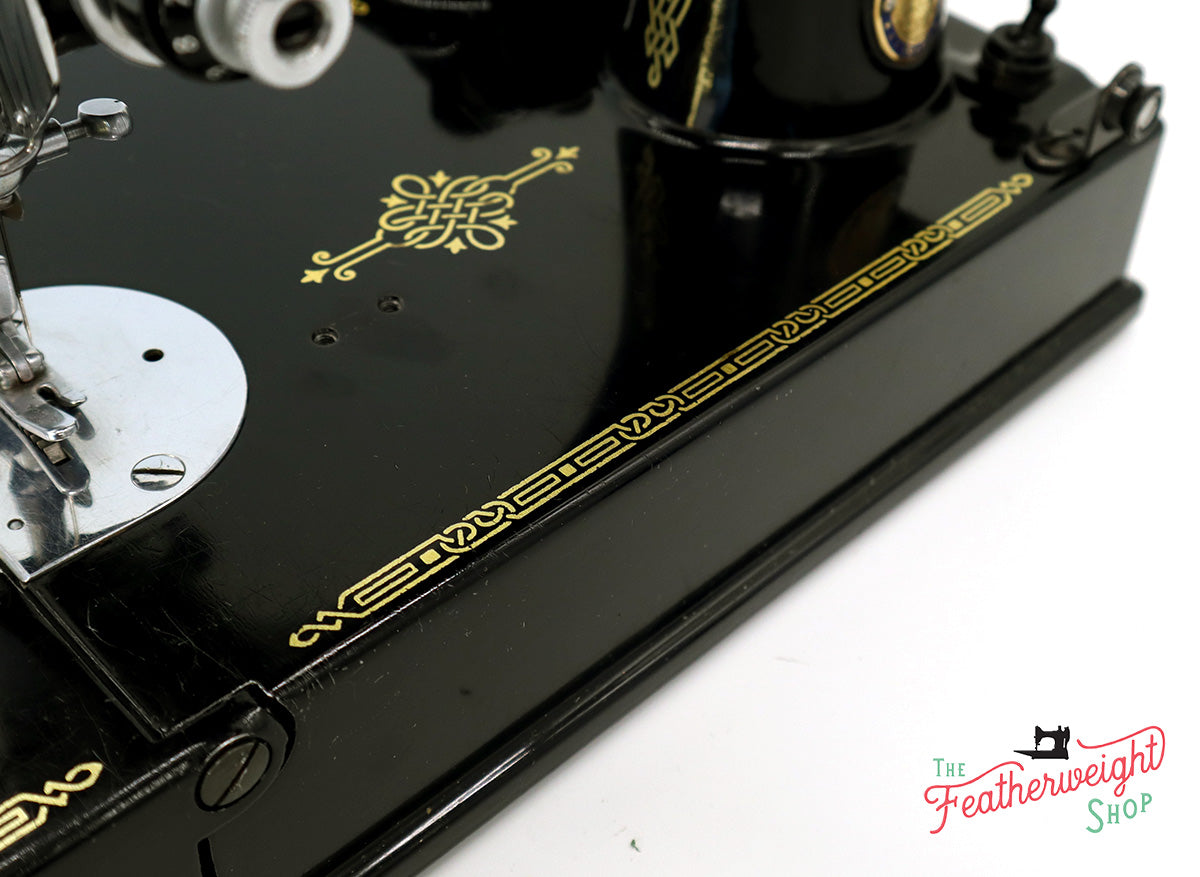 Singer Featherweight 221 Sewing Machine, Centennial: AK579***