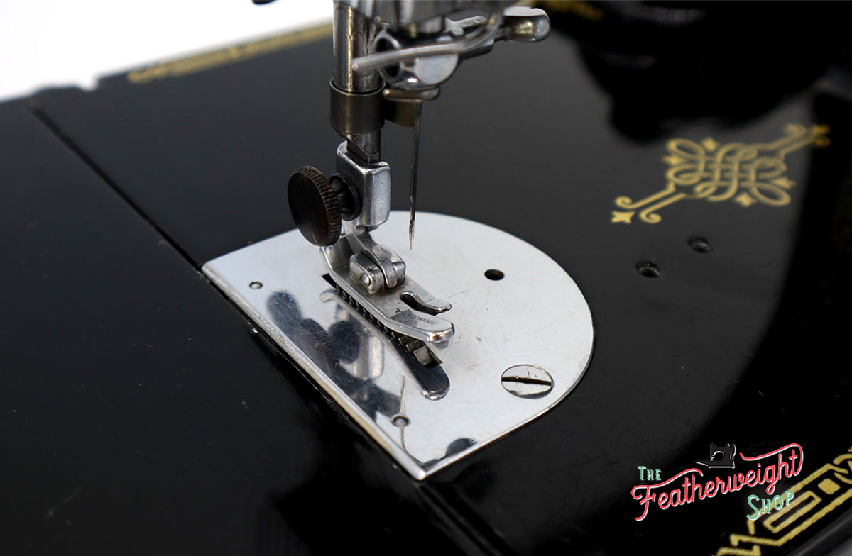 Singer Featherweight 221 Sewing Machine, Centennial: AK579***