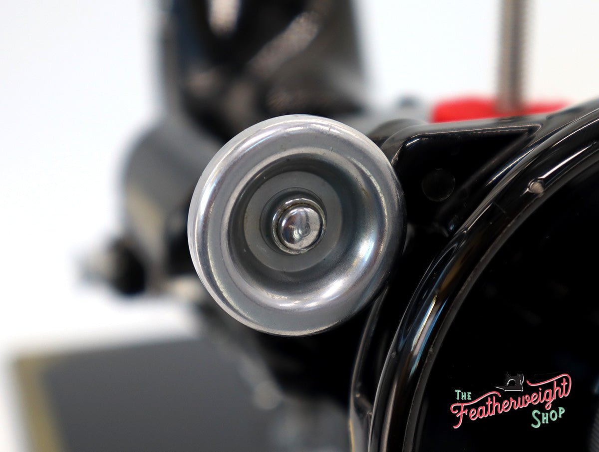 Singer Featherweight 221 Sewing Machine, AJ561***