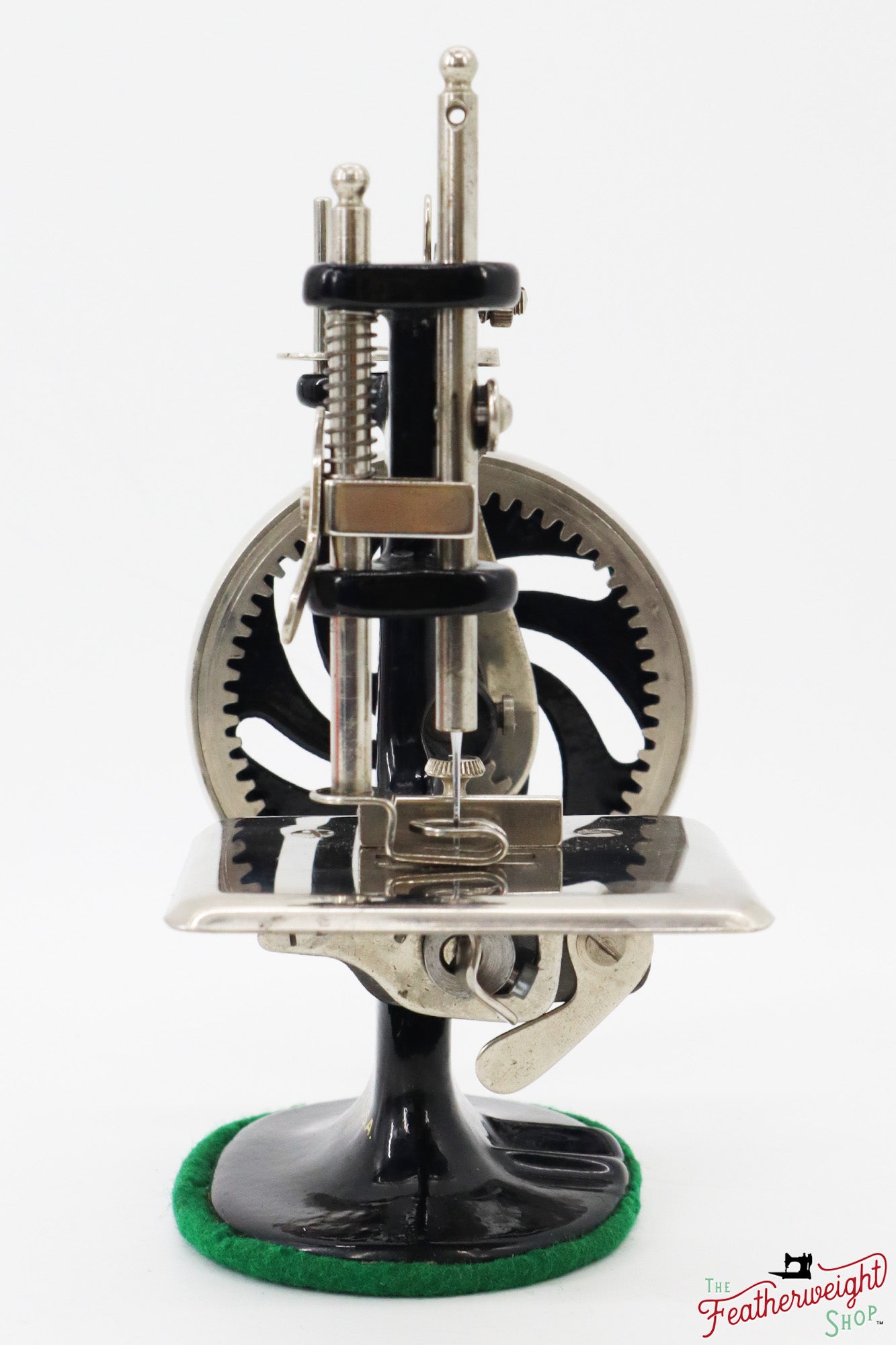 Singer Sewhandy Model 20, Black - Made in U.S.A. Decal