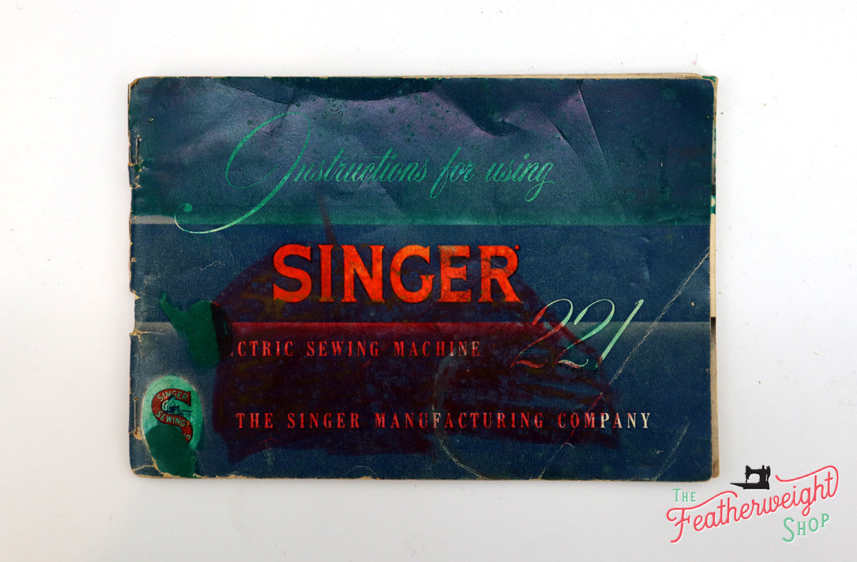 Singer Featherweight 221 Sewing Machine, AM693***