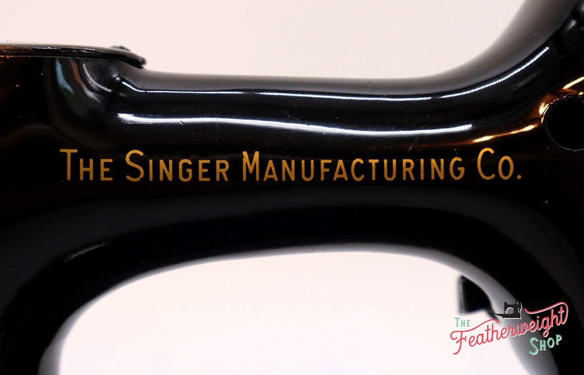 Singer Featherweight 221 Sewing Machine, AM693***