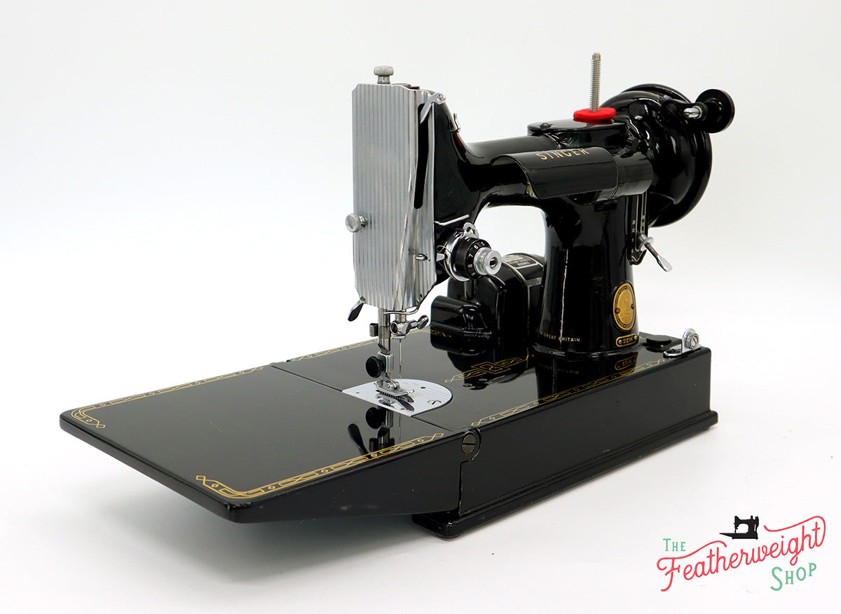 Singer Featherweight 221K Sewing Machine EM599***