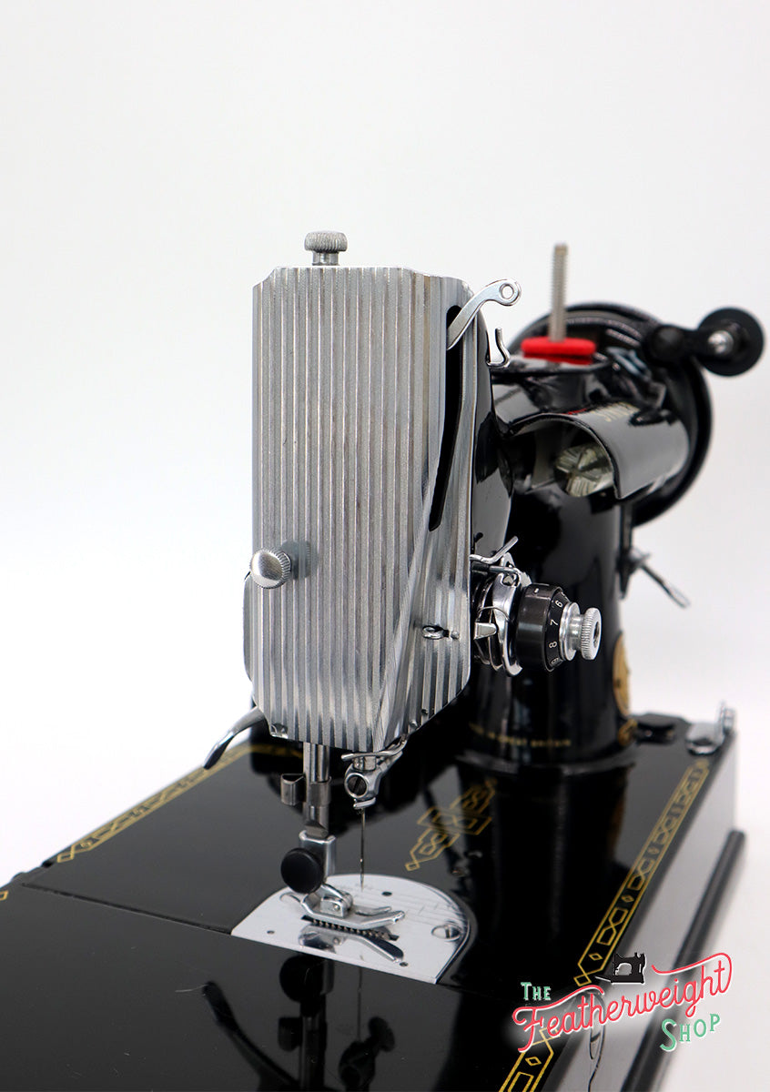 Singer Featherweight 221K Sewing Machine EM599***