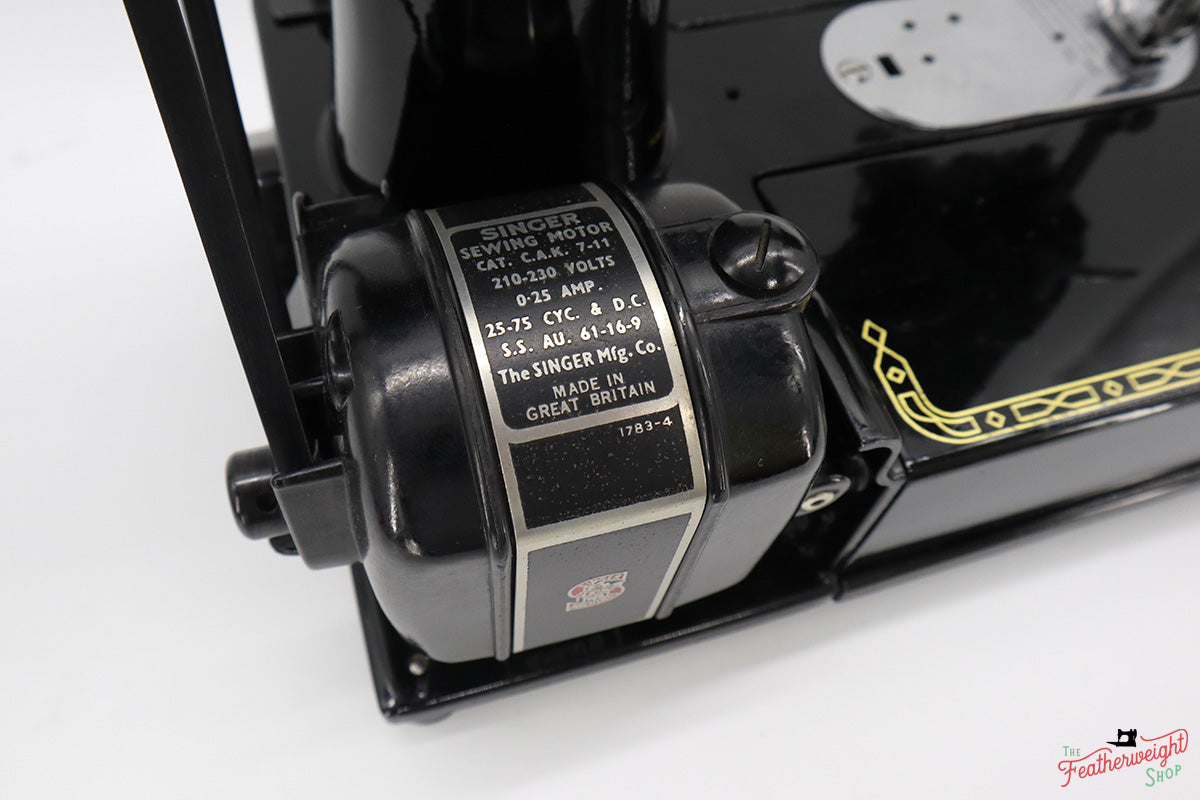 Singer Featherweight 222K Sewing Machine EL17684*
