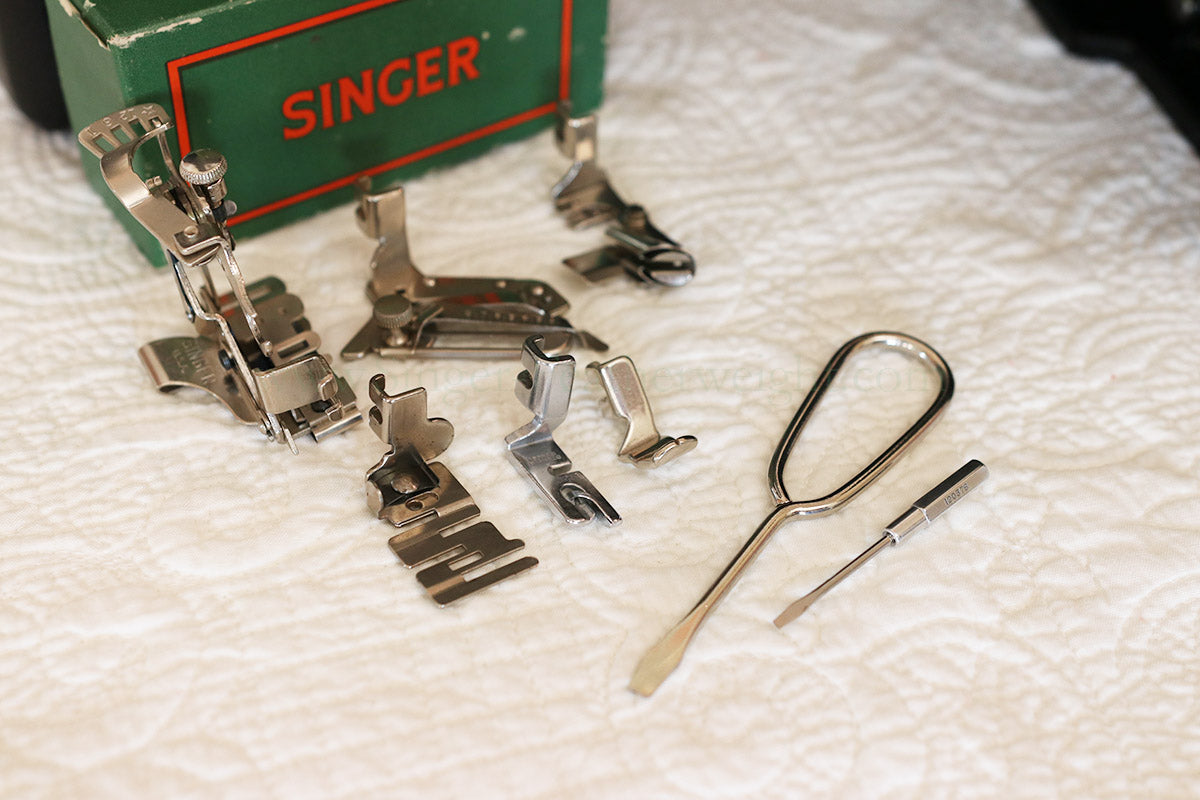 Singer Featherweight 221K Sewing Machine, EH628***