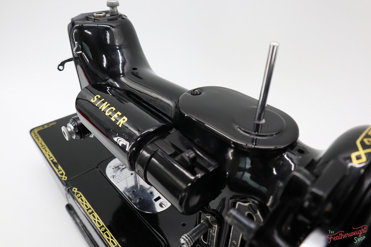 Singer Featherweight 222K Sewing Machine EL17684*