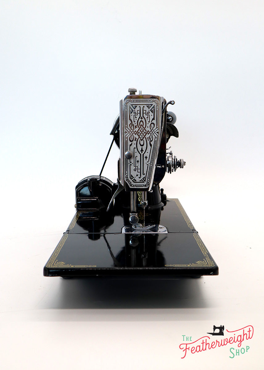 Singer Featherweight 221 Sewing machine, "First-Run" 1933 AD549***