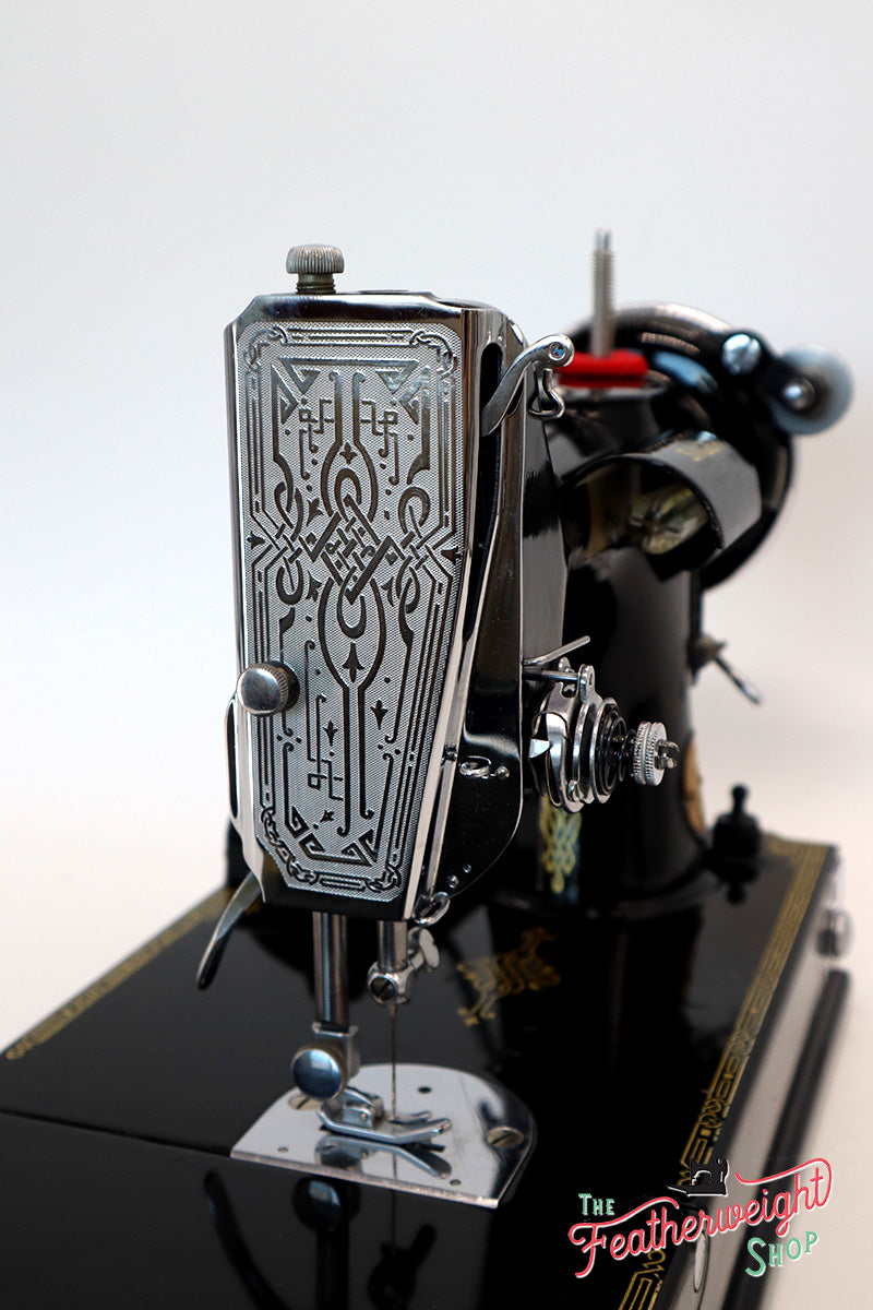 Singer Featherweight 221 Sewing machine, "First-Run" 1933 AD549***