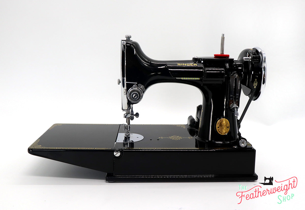 Singer Featherweight 221 Sewing Machine, AE220***