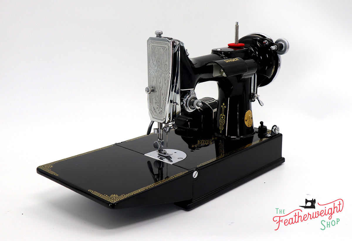 Singer Featherweight 221 Sewing Machine, AE220***