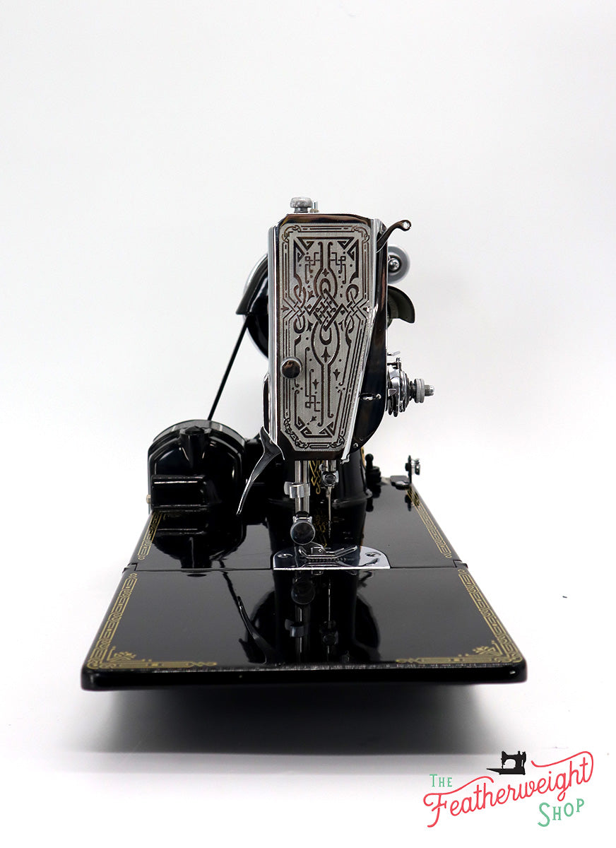 Singer Featherweight 221 Sewing Machine, AE220***