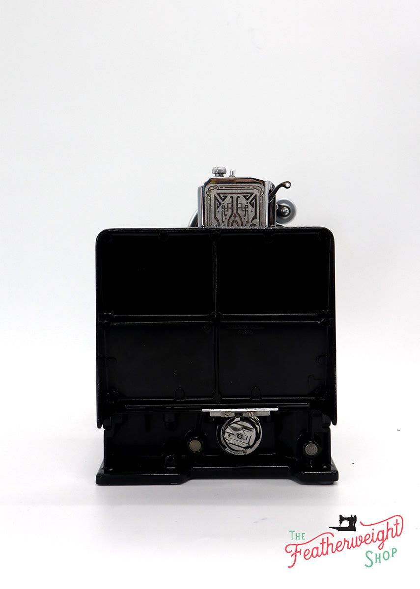 Singer Featherweight 221 Sewing Machine, AE220***