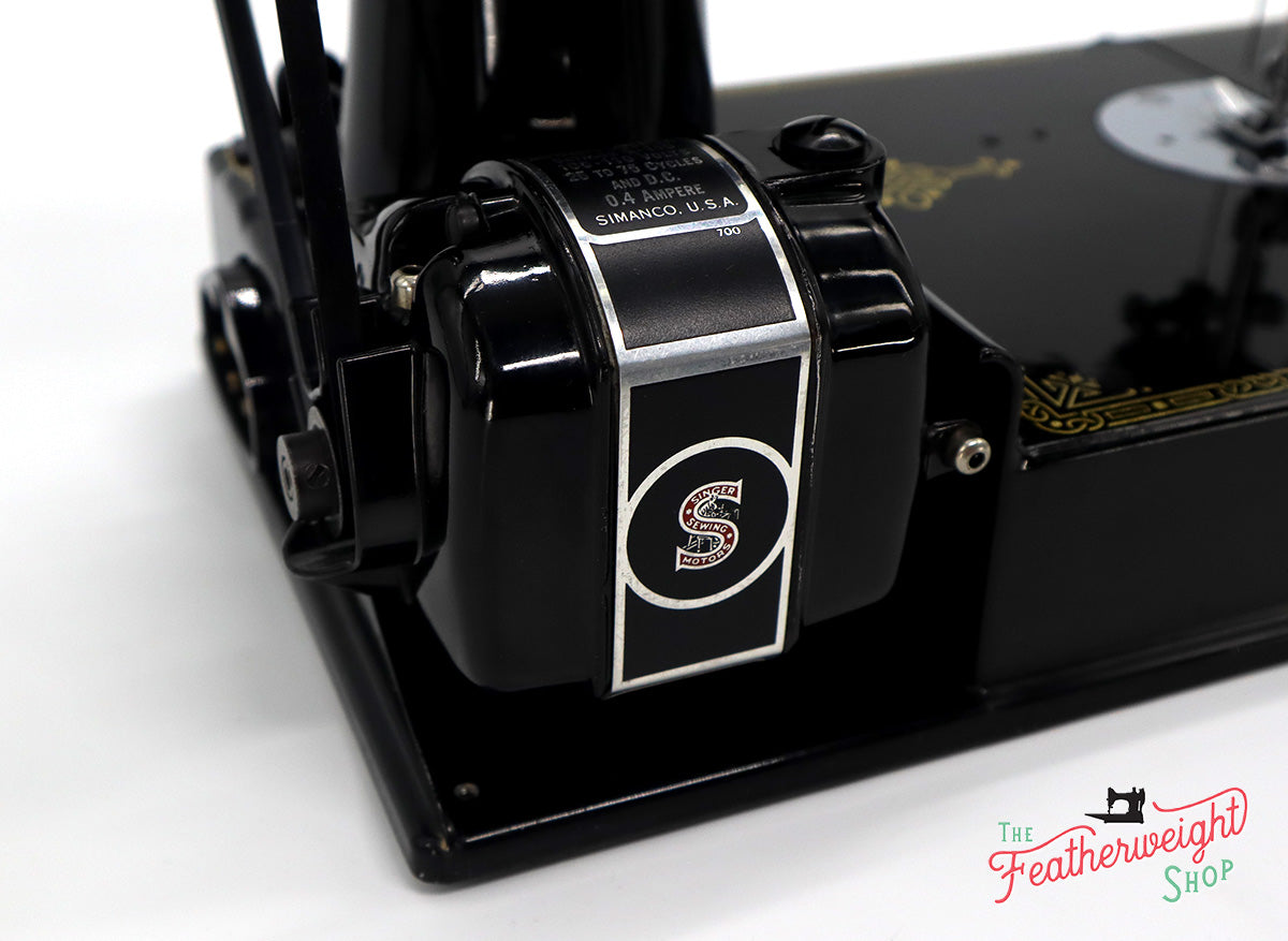 Singer Featherweight 221 Sewing Machine, AE220***